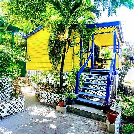 Yocamatsu Bed & Breakfast Caye Caulker Exterior photo