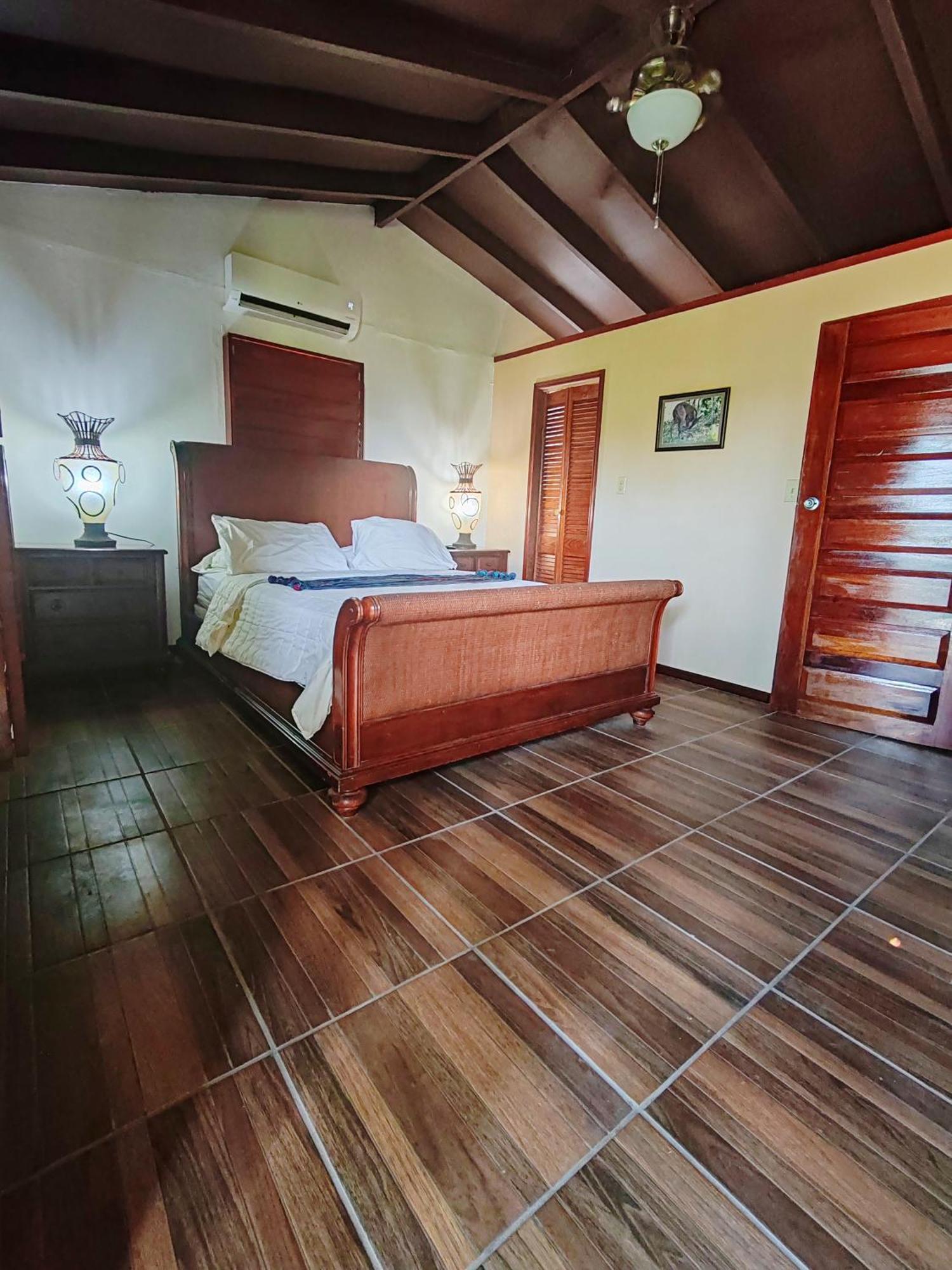 Yocamatsu Bed & Breakfast Caye Caulker Room photo
